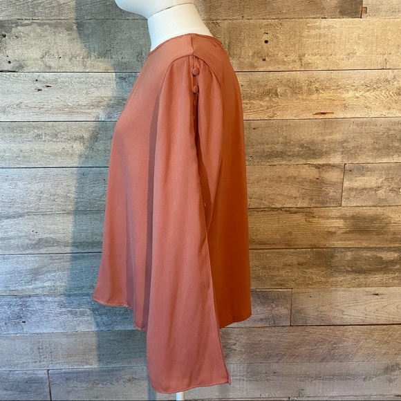 BNWT‎ DO+BE  orange slit sleeve women’s blouse in size small - Picture 2 of 12